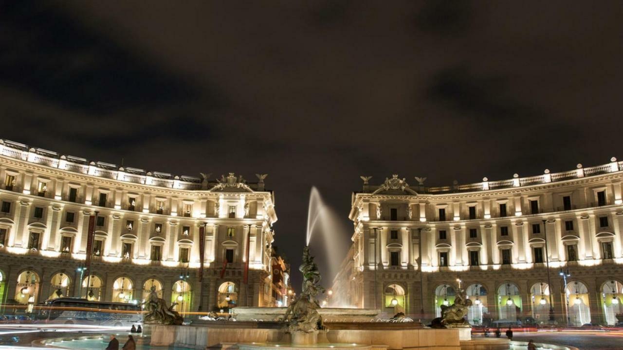 Romenjoy Colosseo Luaran gambar