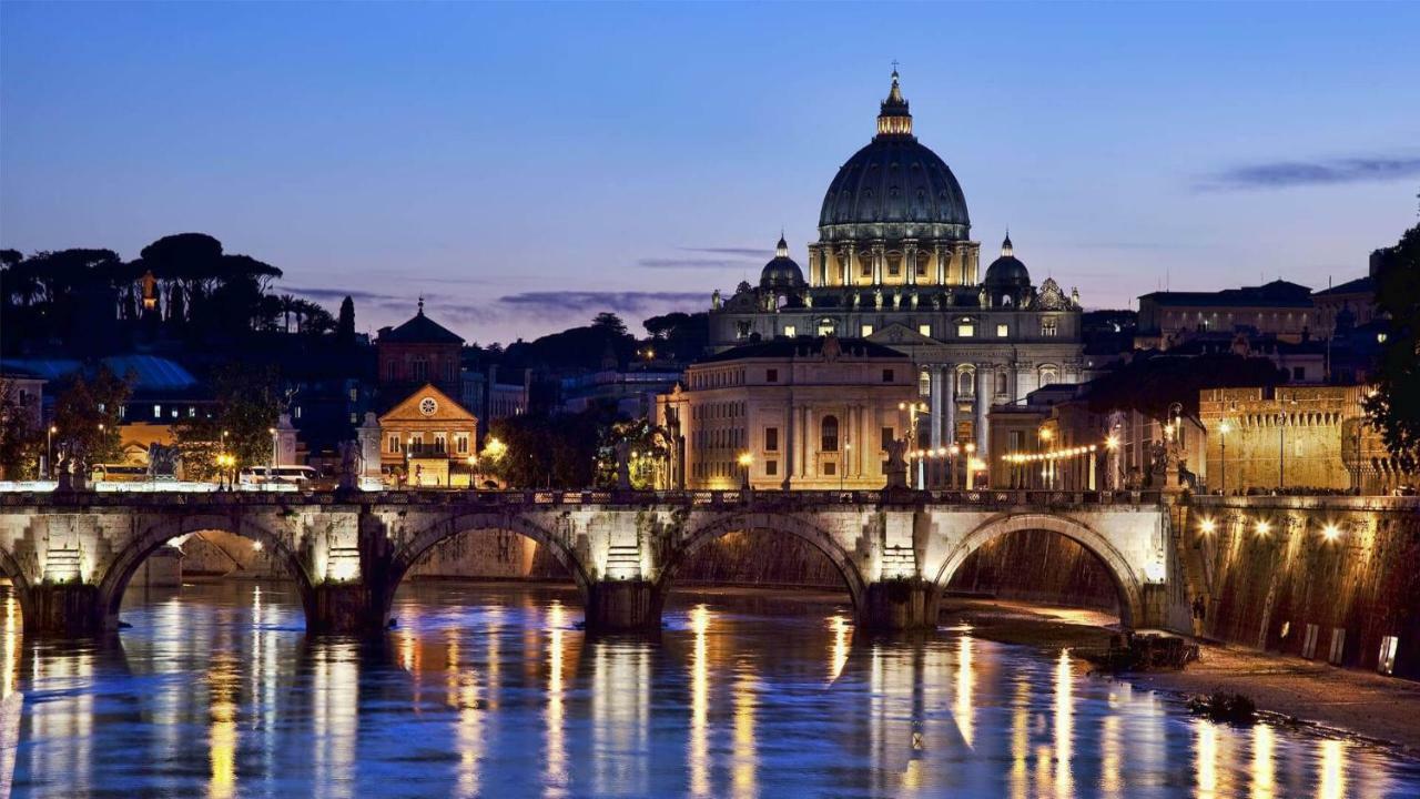 Romenjoy Colosseo Luaran gambar